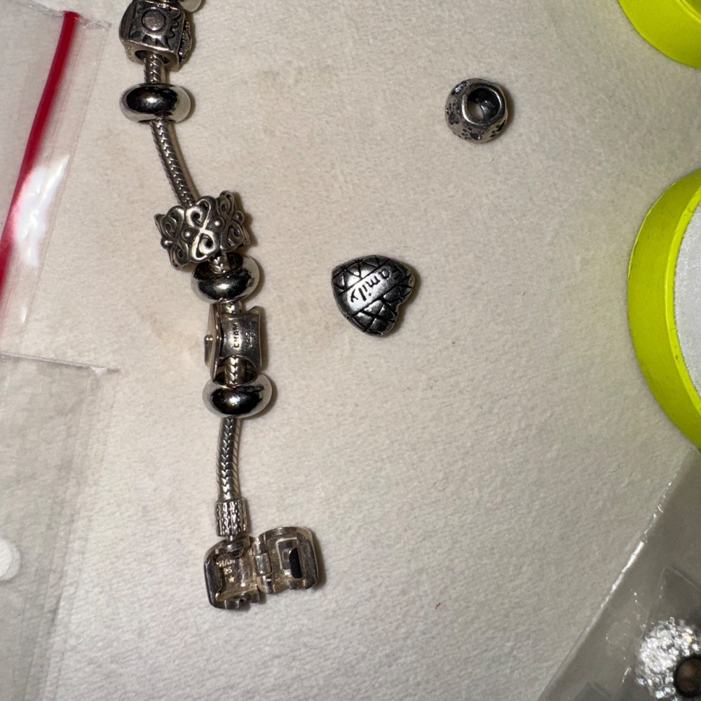 Chamilia charm bracelet - Picture 5 of 8